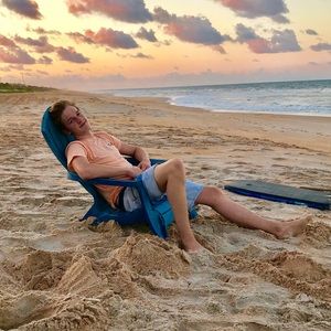 Meet your Posher, Levi